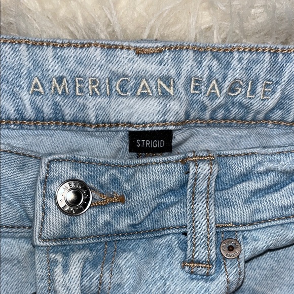 American Eagle Outfitters Light Blue Ripped Boyfriend Jeans - Picture 3 of 5